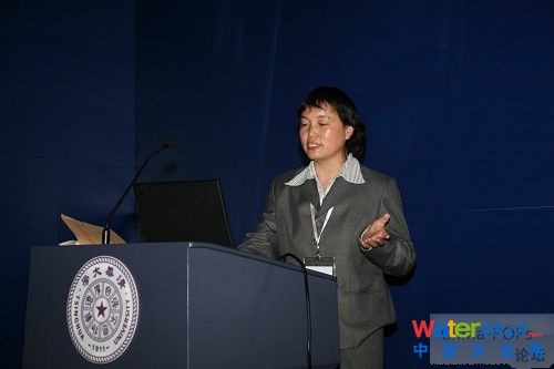 傳秀云  教授  來自：北京大學  報告題目：硅藻土負載TiO2光催化降解亞甲基藍的性能研究