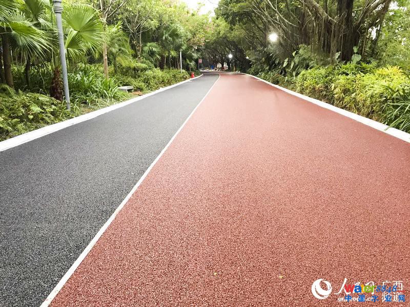 經過海綿化改造的南寧南湖公園環(huán)湖路